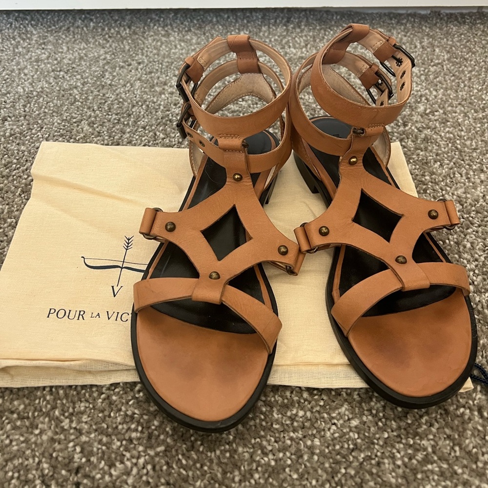 Pour la Victiore Neda sandals 6.5